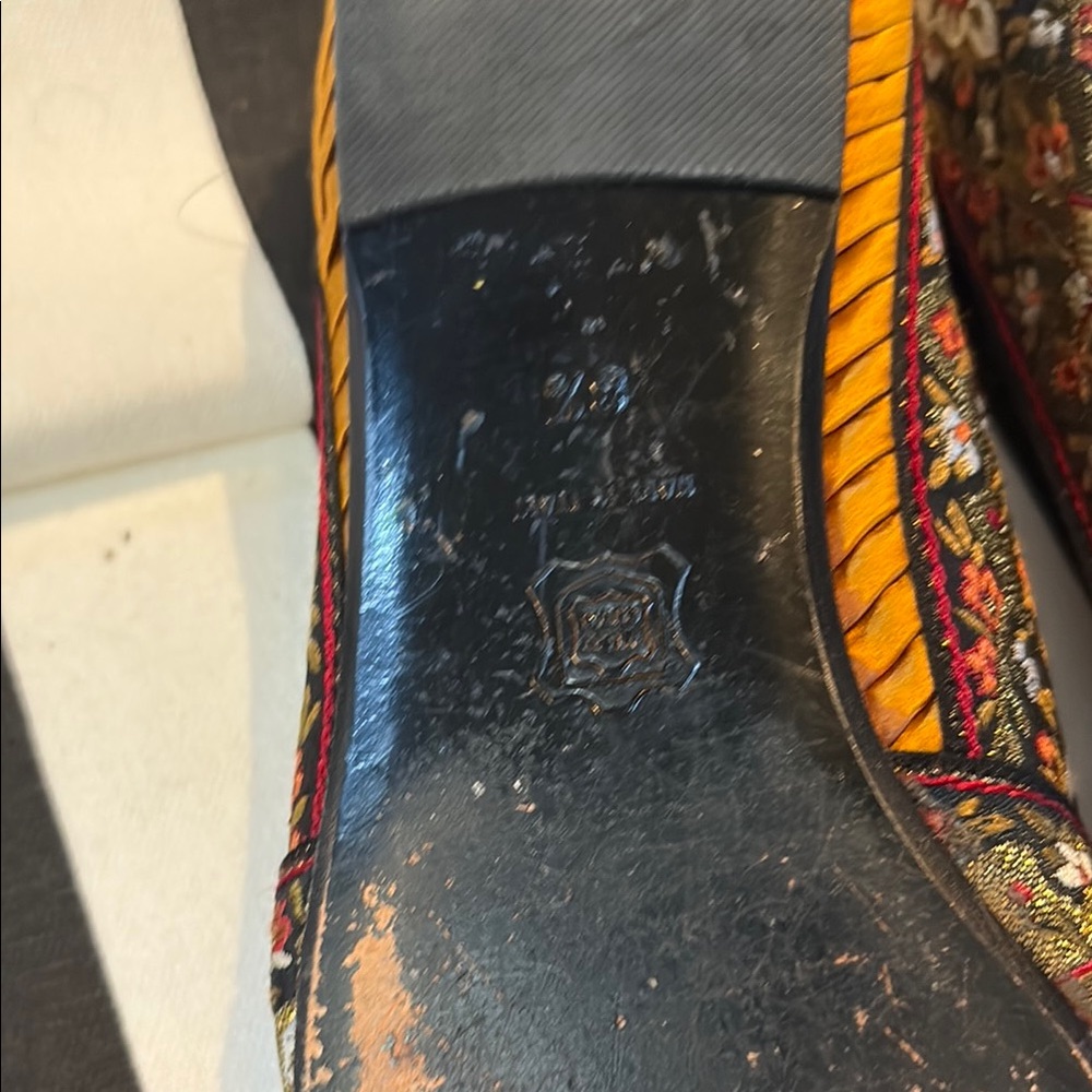 Donna Karan Yellow and Black Flats with Mixed Patterns - Picture 4 of 5
